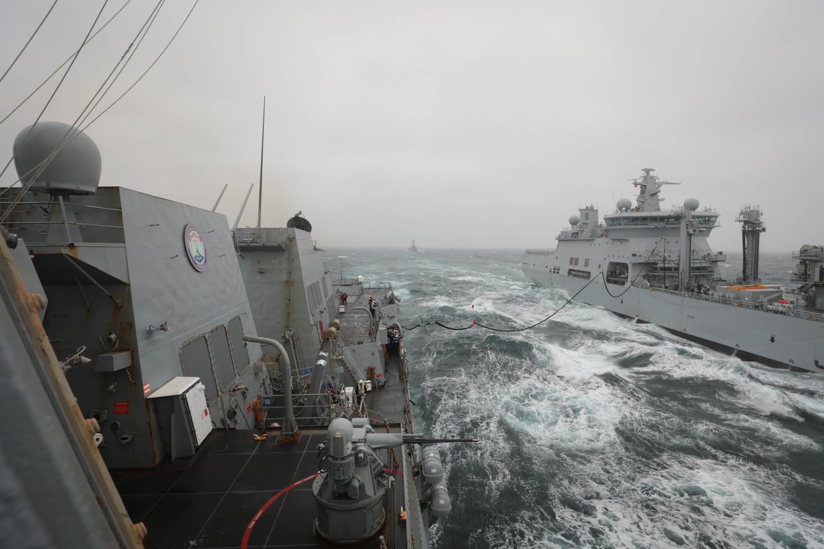 SurfaceWarriors's tweet photo. ⛽️ USS Jason Dunham (@DDG109) Fuels Up with Norwegian (@Sjoforsvaret) Partners, HNoMS Maud (A570), at Sea ⚓️
#NavyPartnerships https://t.co/9b9dJ1Ufx6
