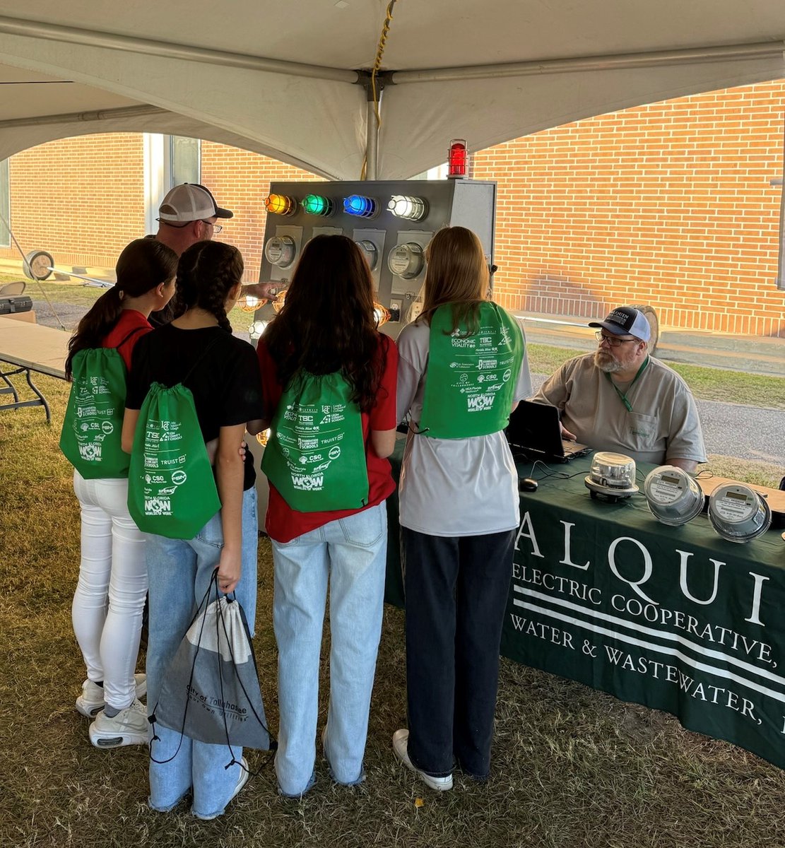 TECtwwi's tweet photo. Talquin was thrilled to be a part of the 2024 @nflworldsofwork Career Expo! Inspiring 9th graders to dream big and explore high-demand job opportunities right here in our communities. #WorldsOfWork #BrighterFutures https://t.co/uUtpgi4yts