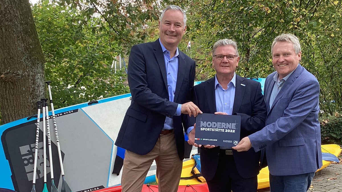 Die Hauptfinanzierung mit insgesamt 480.200 Euro (von rund 565.000 Euro Gesamtkosten) stammt aus dem <a href="/landnrw/">Staatskanzlei NRW</a>-Förderprogramm „Moderne Sportstätte“: Unser Bootshaus am Sorpesee als beliebte Unterkunft wurde mit einer Feierstunde wieder offiziell eröffnet! lsb.nrw/medien/news/ar…
