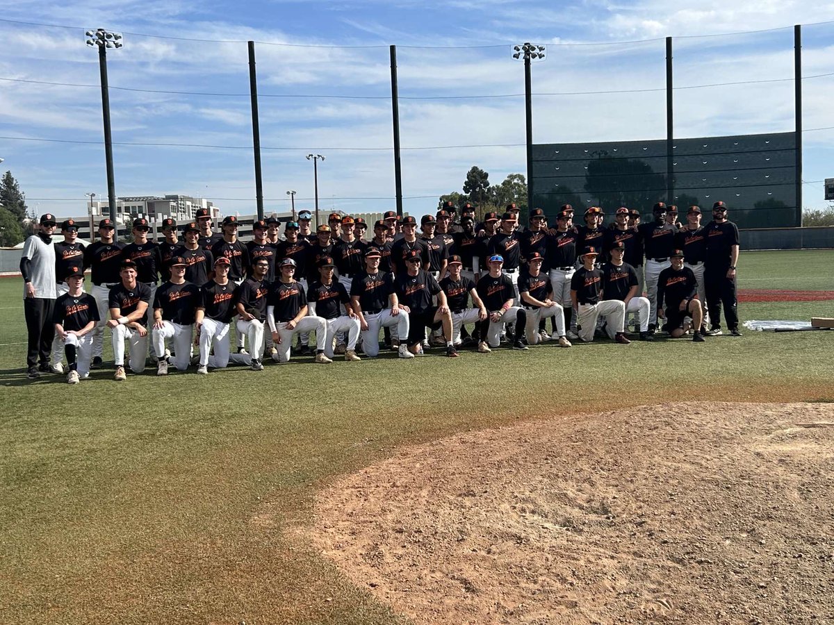 ajseidel1's tweet photo. Another 3 hit game to end of a very fun summer and fall with @SoCalGiants. Thank you to the coaches for giving me the opportunity to play for this program and awarding me with the best academic athlete award. 🖤🧡
@FickChuck 
@NitroRecruits 
@CalabasasBB https://t.co/Gk9IJrwxA5