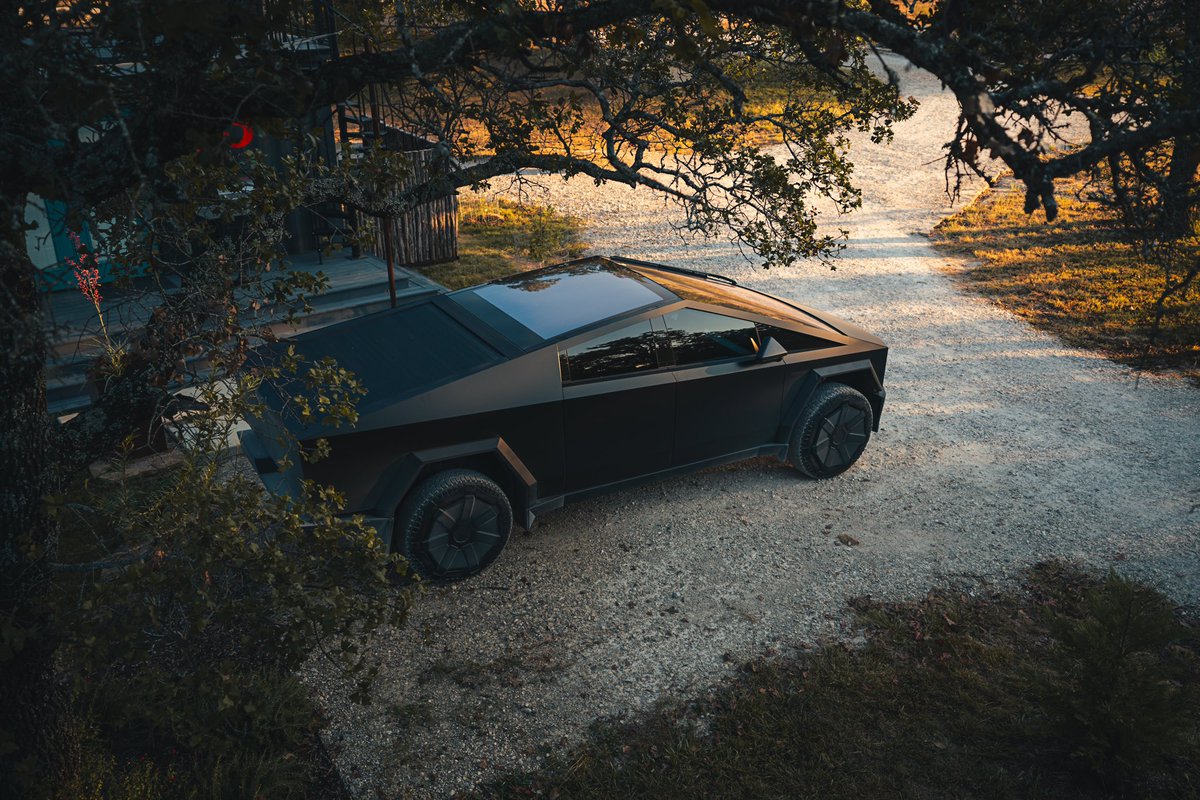 This angle goes hard <a href="/cybertruck/">Cybertruck</a>