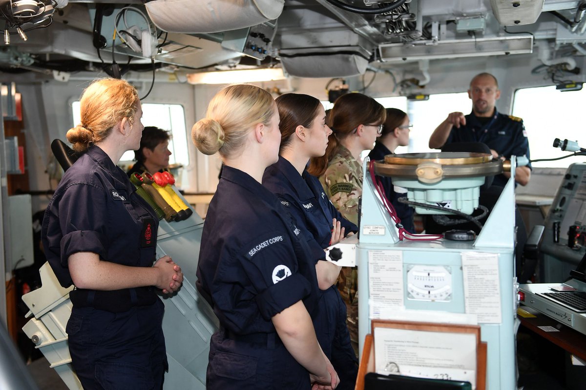 HMSStAlbans's tweet image. 🌊 Exciting visit for Sea Cadets! 🚢
Sea Cadets had the incredible opportunity to visit HMS ST ALBANS! The experience was filled with hands-on learning, exploring the ship, and gaining insight into life at sea and the start of the ships journey through BOST.