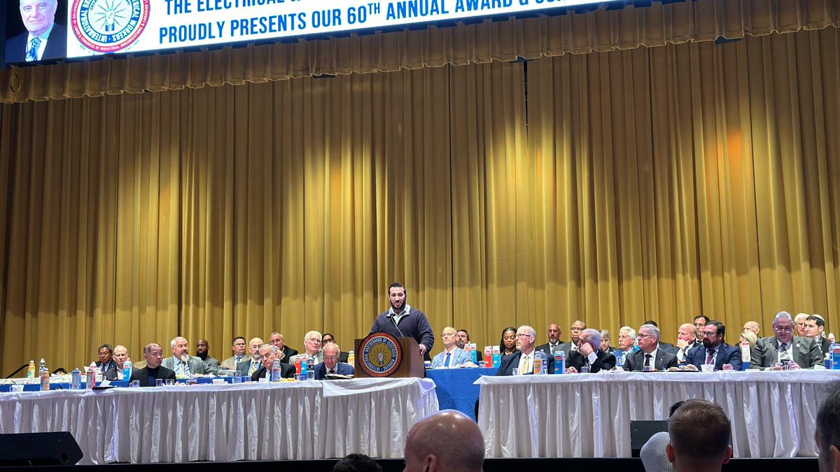 SamBergerNY's tweet photo. No better way to start a Sunday than being surrounded by the proud brothers and sisters of @IBEWLocalUnion3 at the Welfare Club’s Annual Scholarship Breakfast! I can proudly say that the #27AD has and will always be #UnionStrong!! https://t.co/7IUKHiBm6x