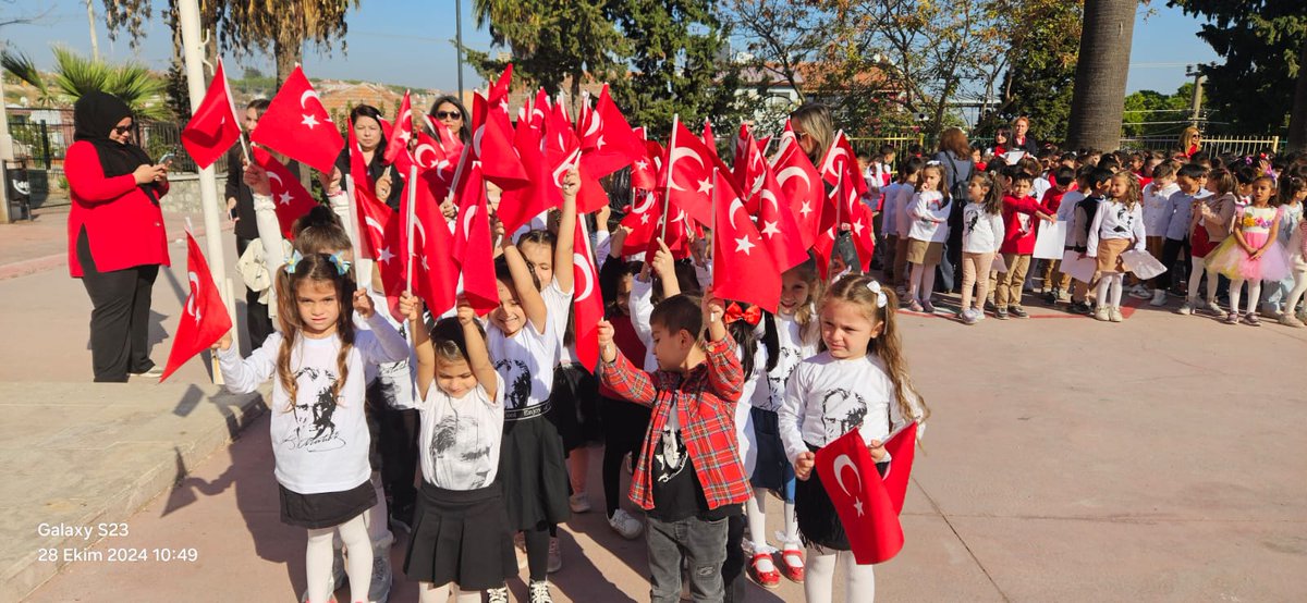 SehitUrla's tweet photo. CUMHURİYET, HÜR BİR MİLETİN ZAFER TÜRKÜSÜDÜR! 🇹🇷

CUMHURİYET, ÇANAKKALE'NİN ZAFERİ,
YÖRÜK ALİ’NİN CESARETİ,
ŞERİFE BACI’NIN FEDAKARLIĞIDIR...

#29EkimCumhiyetBayramı
#Egitimdeöncüokul 

@MuratCevik5845
@Urla_MEM https://t.co/ziWU7dzYUA