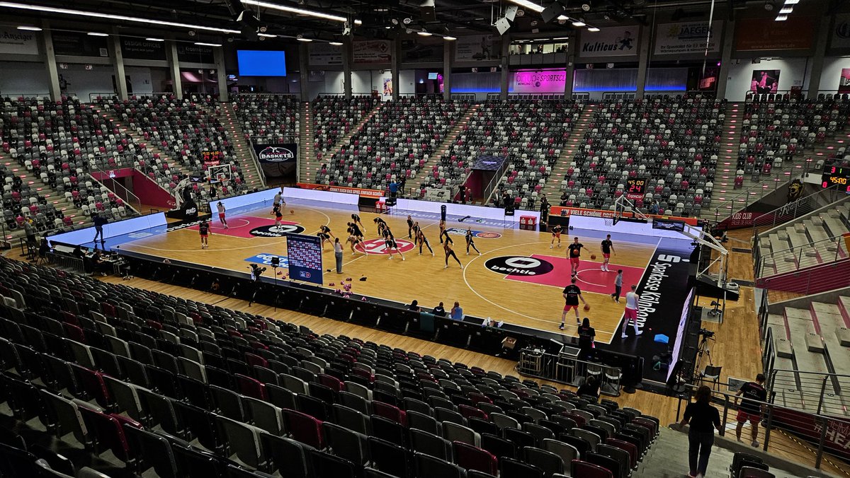 MHP_RIESEN's tweet photo. ๐ Bonn | #BONLUD https://t.co/XtJOvV3luC