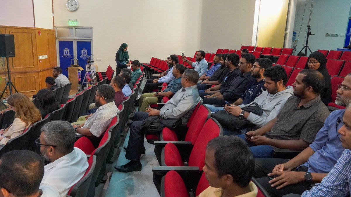 Maldives IGF brought together top panelists to explore how Open Data can boost transparency, accountability, and trust in government.

📝Key Insights:
- Overcome Data Sharing Barriers: Address secrecy and regulatory gaps that limit agency collaboration.
- RTI &amp; Privacy Balance: