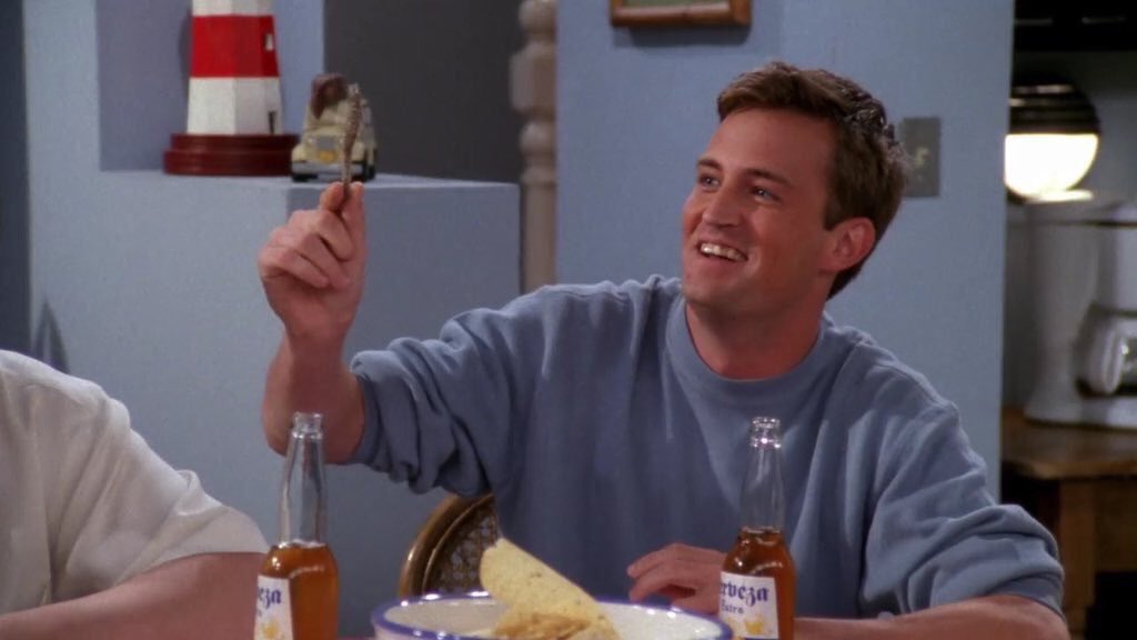 RealTimeRating's tweet photo. Se cumple 1 año de la muerte de Matthew Perry. https://t.co/U8n940alqd