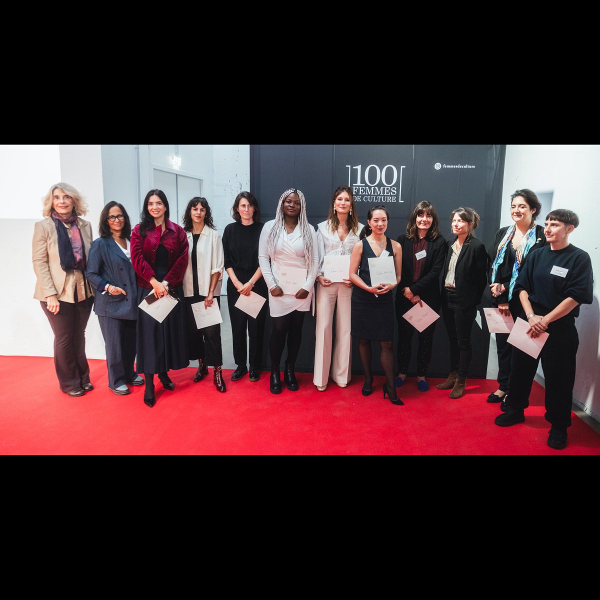 Small Creative tweet media