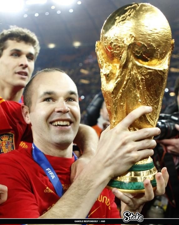 2010: Andres Iniesta wins the first ever World Cup for Spain by scoring the winning goal in the WC Final 

Ballon Dor: Messi (0 goals in 2010 WC)

😂😂😂😂😂