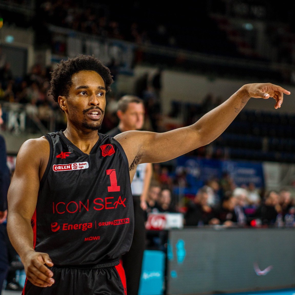 BDAISports's tweet photo. Alex Stein and Cristian Jackson combined for 31 points, 12 assists, and 8 rebounds, leading Czarni to victory against Arriva P. Cukier in Poland’s top division. 

@ASteino20 
@little_loren3 https://t.co/hvNaYCM5rk