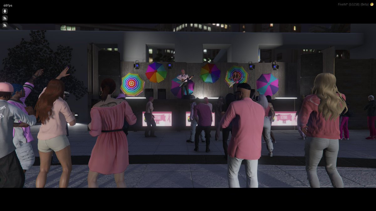 MindCity_RP's tweet image. Hier soir, c'était la parade marquant la fin d'Octobre Rose, le mois de prévention contre le cancer du sein organisé par nos médecins ! 
Est-ce que tout le monde a acheté son calendrier ? 👀