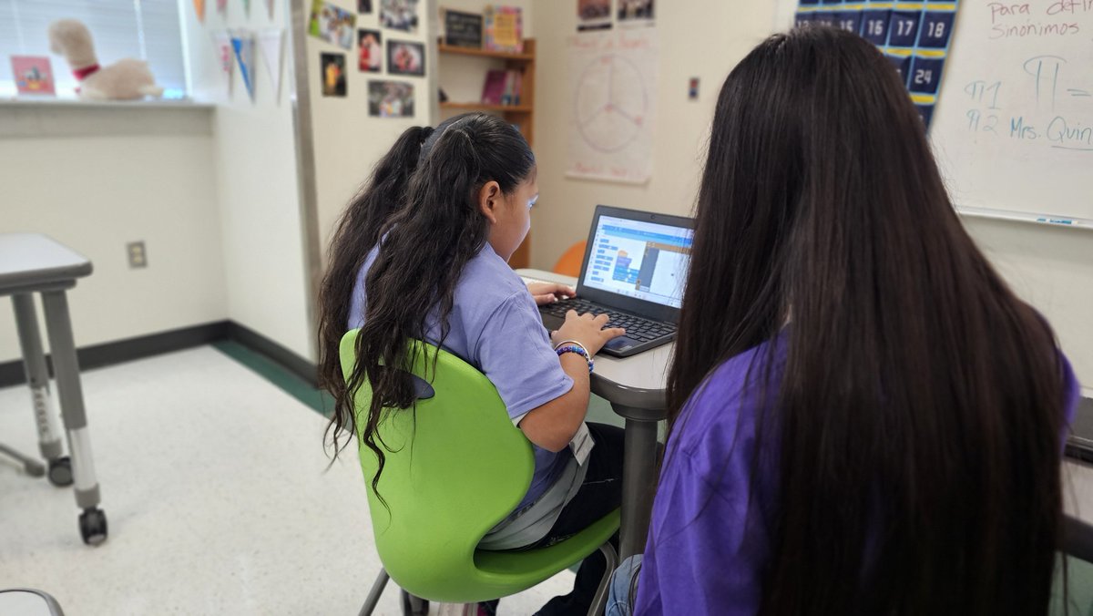 Mrs_Cortez12's tweet image. Girls across @dallasschools joined us @STAGinPG for a day filled with STEM activities at our Girls & Gears #GirlPowered Workshop! Today, I'd like to spotlight the Coding Station, where Emma and Hazel—two of our amazing LadyBots—led girls through the basics of programming.…