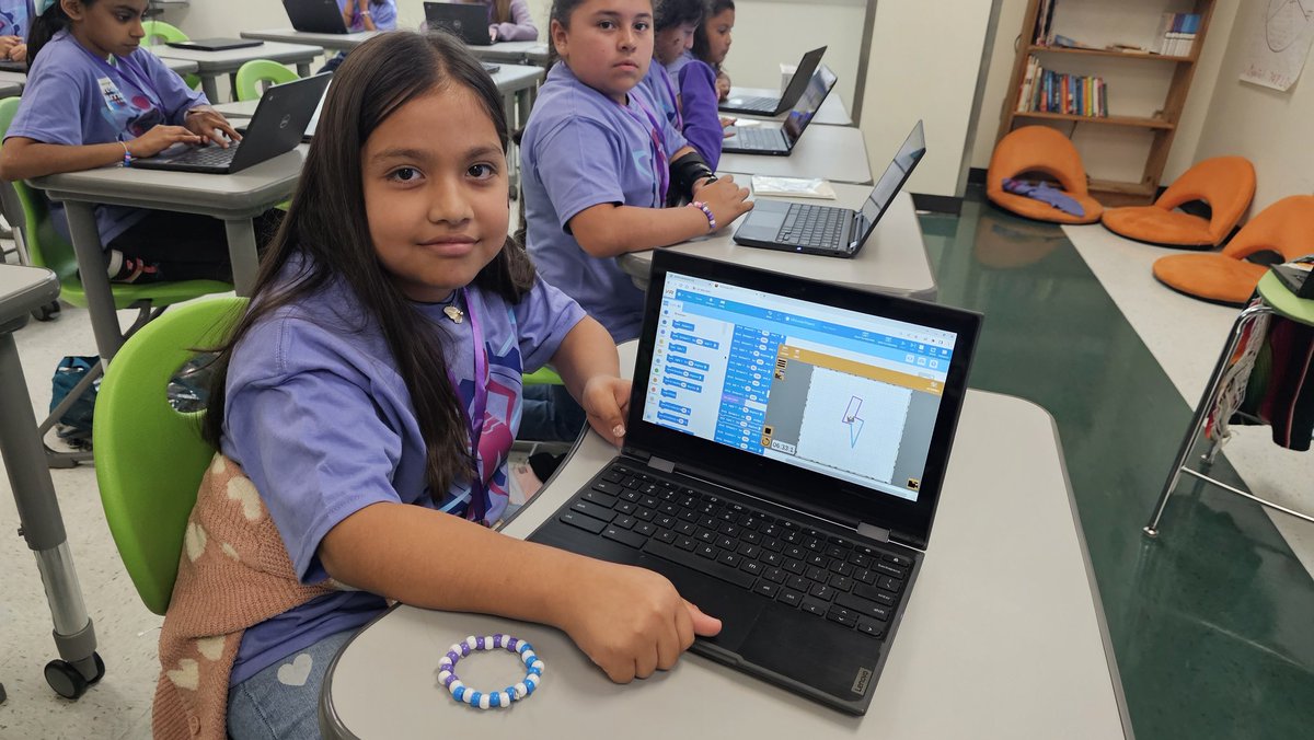 Mrs_Cortez12's tweet image. Girls across @dallasschools joined us @STAGinPG for a day filled with STEM activities at our Girls & Gears #GirlPowered Workshop! Today, I'd like to spotlight the Coding Station, where Emma and Hazel—two of our amazing LadyBots—led girls through the basics of programming.…