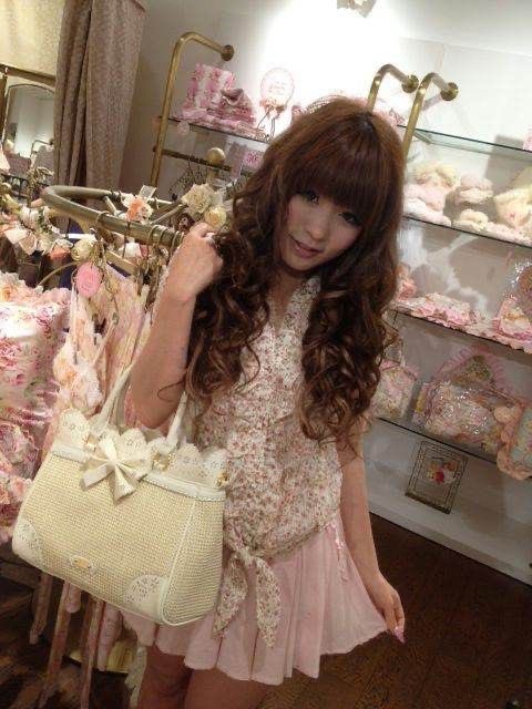 strawbunnybisou's tweet photo. cutest himekaji gal fits!!! https://t.co/xncId7D1Um