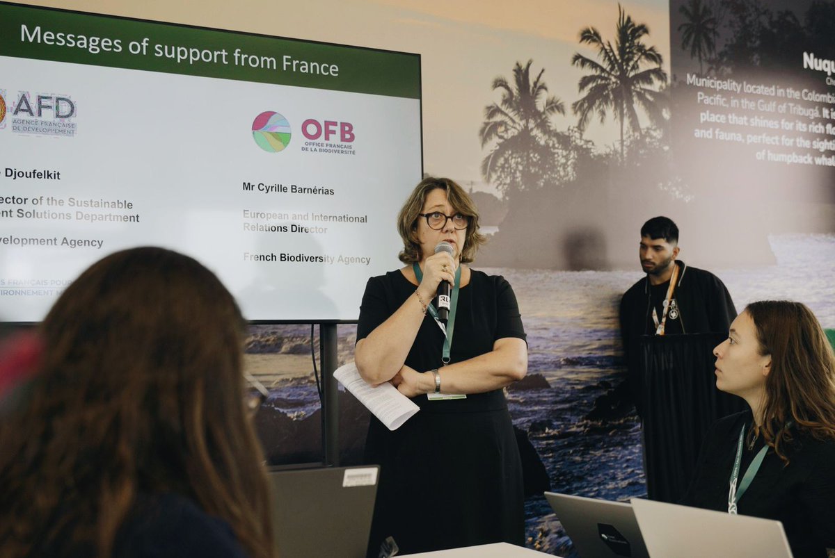 Agence Française de #Développement (AFD) 🇫🇷 🇪🇺 (@afd_france) on Twitter photo #COP16Colombia |💬<a href="/HDjoufelkit/">Helene Djoufelkit</a> souligne : "Nous coopérons aux côtés du <a href="/FFEM_Fr/">Fonds français pour l'environnement mondial (FFEM)</a> avec <a href="/SANBI_ZA/">SA Biodiversity</a>, notamment dans le domaine de la recherche, afin d'atteindre les objectifs de préservation de la biodiversité. Cartographier & évaluer les priorités est essentiel pour y parvenir." #COP16Colombia |💬<a href="/HDjoufelkit/">Helene Djoufelkit</a> souligne : "Nous coopérons aux côtés du <a href="/FFEM_Fr/">Fonds français pour l'environnement mondial (FFEM)</a> avec <a href="/SANBI_ZA/">SA Biodiversity</a>, notamment dans le domaine de la recherche, afin d'atteindre les objectifs de préservation de la biodiversité. Cartographier & évaluer les priorités est essentiel pour y parvenir."