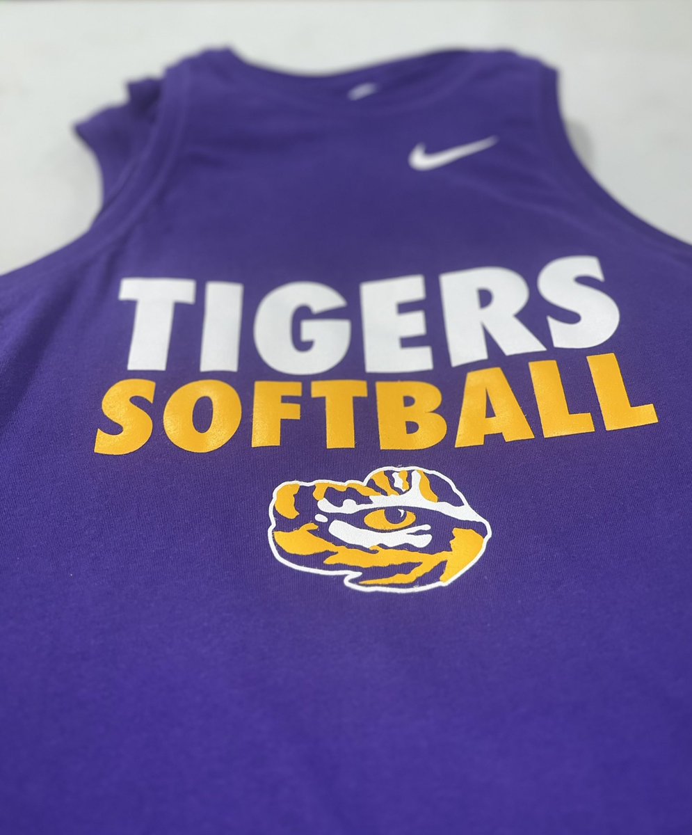 🏆 Softball season is almost here, and it’s time to get ready to play in style! Submit your apparel orders now to kick off the season looking sharp and show your support. Let’s make this year unforgettable—on and off the field! #GoToGus 🥎💙