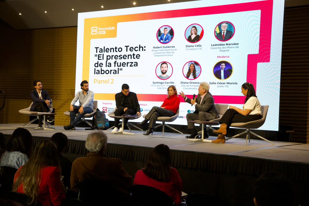 JoseLeoNarvaezM's tweet photo. Muy complacido de hacer parte de la #Hackabox de Ciudad 2024 hablando de innovación, talento digital, y retos como vinculación de jóvenes, desarrollo de habilidades blandas, y capacidad crítica para el uso de herramientas de AI, que hacen parte de la L1 del @MetrodeBogotá. https://t.co/ZFsKzMclxM