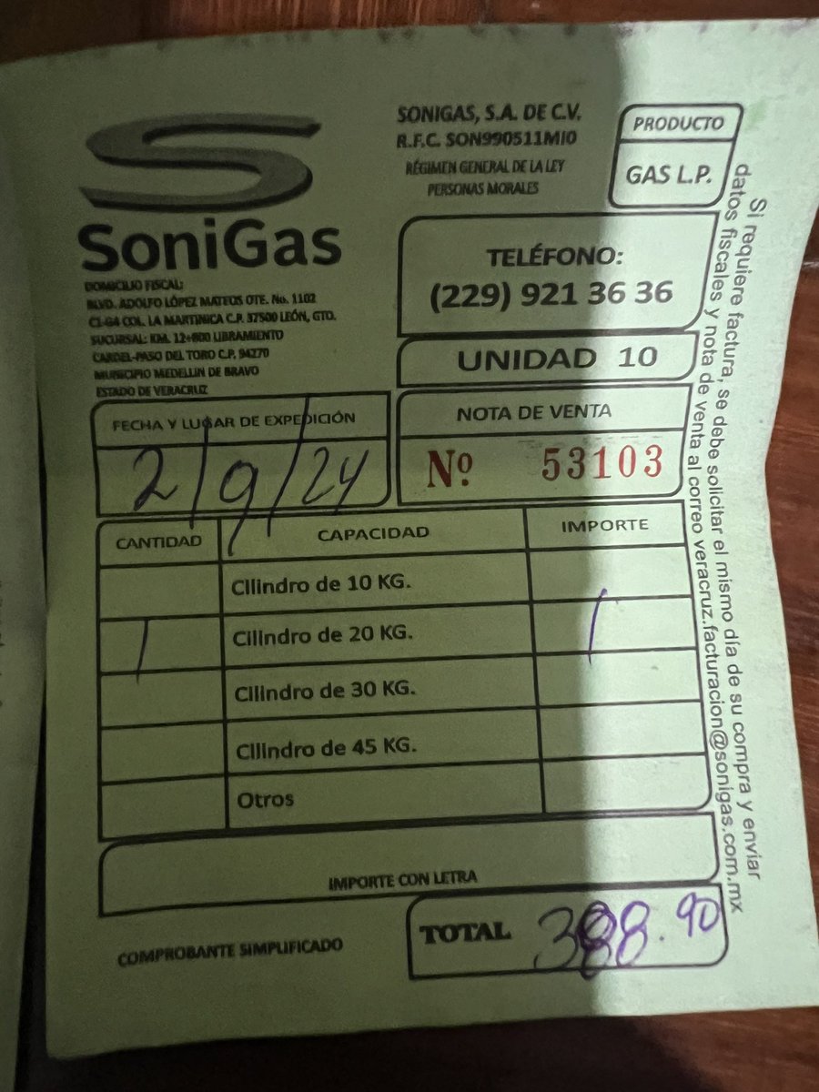 Mac_169's tweet photo. @Sonipuevtas esos son los ticket de Sonias de veracruz y resulta que no quisieron vendernos el gas hoy porque según está venta es de un Pirata… de que se trata https://t.co/E45VLjfYg5