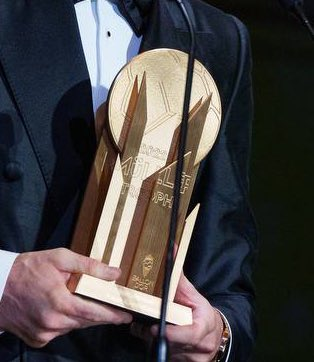 Cr7stianismo_'s tweet photo. 🚨ÚLTIMA HORA.

Ya es oficial que se cancela el trofeo Gerd Muller, que se da en la gala del Balón de Oro al máximo goleador mundial de la temporada.

El premio le correspondía a Cristiano Ronaldo, que marcó 57 goles.

Son una mafia. Siempre contra los mismos. https://t.co/v4NP048fAG