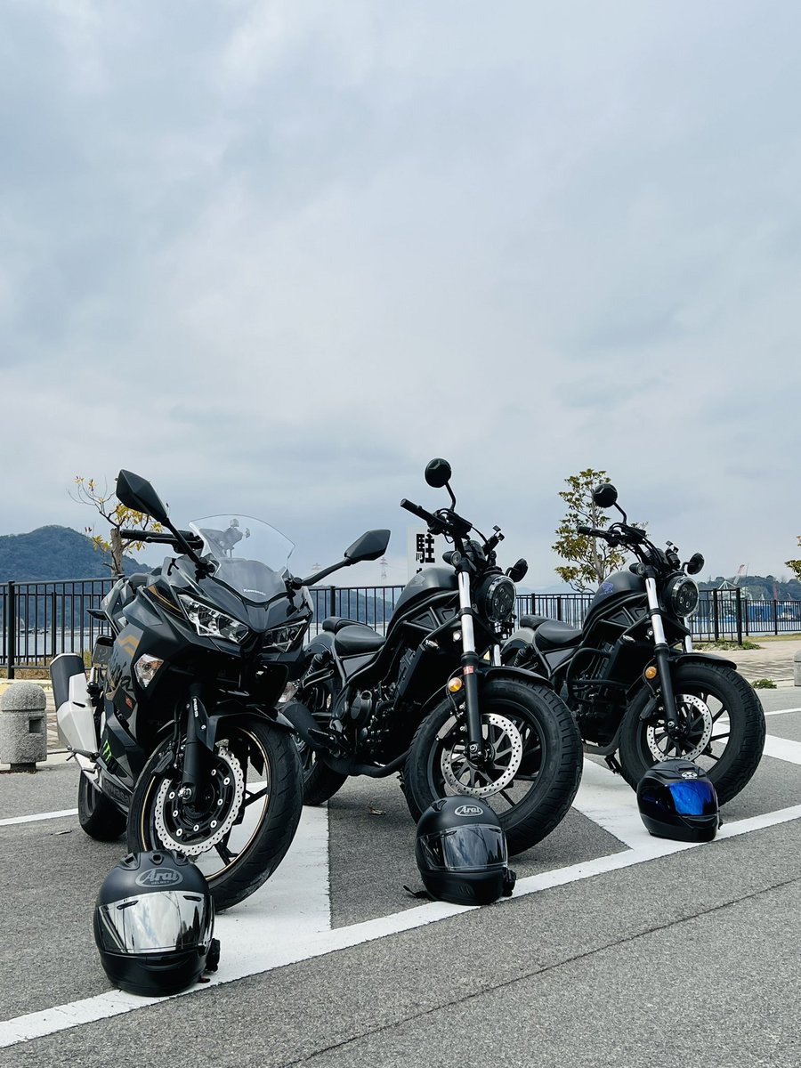 vBVeRK1hjO64655's tweet photo. 自己紹介

名前：まほ
性別：女
年齢：23
住み：広島
車種：Ninja400
好き：バイクとゲームとアイス
一言：一緒にツーリング行ける方募集中です！

#バイク
#バイク乗りと繋がりたい 
#Ninja400 https://t.co/NSeWrVBYAv