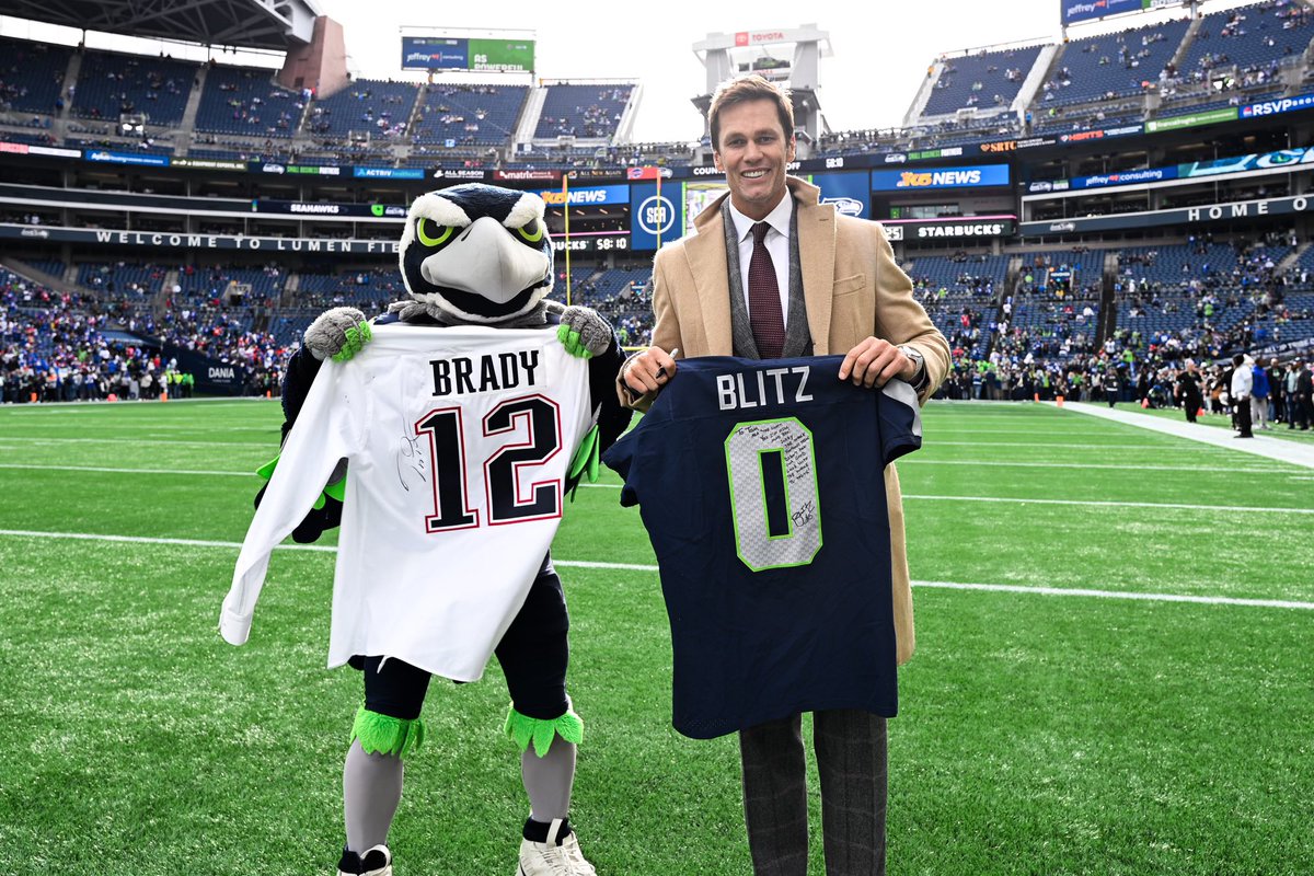 Blitz the Seahawk tweet media