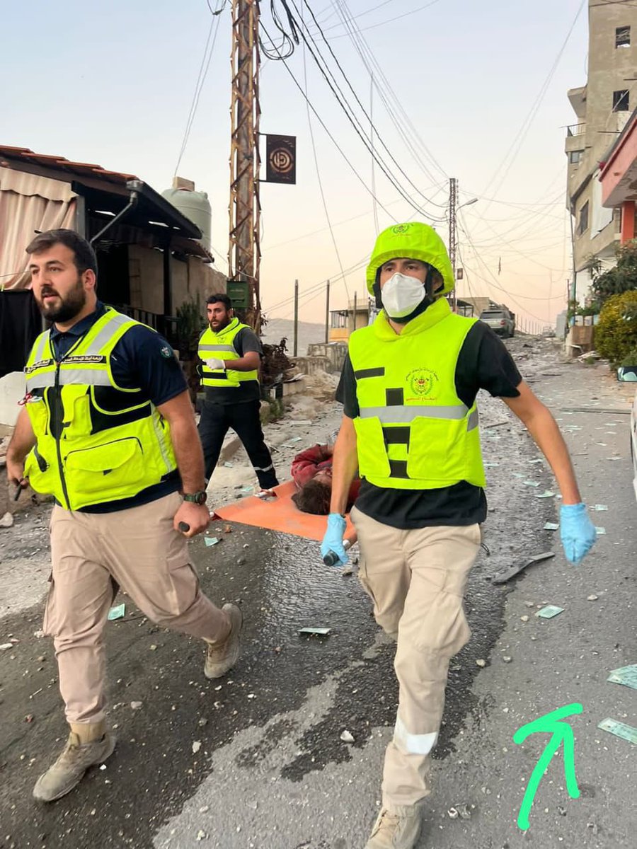 هالصورة بتشبه هالكلمتين  :
ناس بتدعس على بعض كرمال المال … وناس بتدعس على الاموال كرامة انقاذ روح 

جمعية الرسالة للإسعاف الصحي 🔰