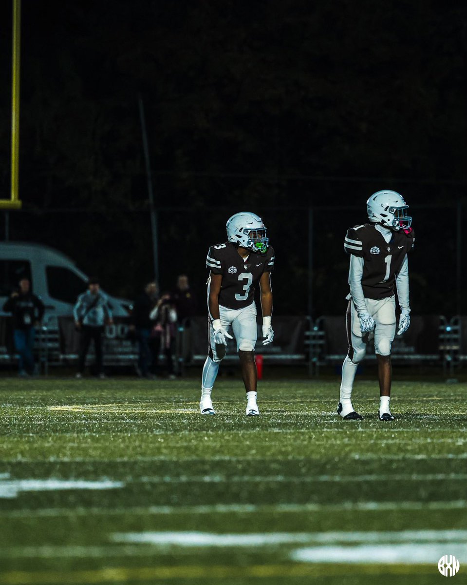 hudl.com/v/2QZPuk
Sophomore Season Highlights Weeks 1-9
10 Tds
1,019 Rushing Yards
Playoffs 🔜

<a href="/Jordanlynch06/">Jordan Lynch</a> <a href="/Bryan_Ault/">Bryan Ault - Midwest Scout</a> <a href="/EDGYTIM/">Timothy “EDGYTIM” OHalloran</a> <a href="/Rivals/">Rivals</a> <a href="/CaravanFootball/">Caravan Football</a>