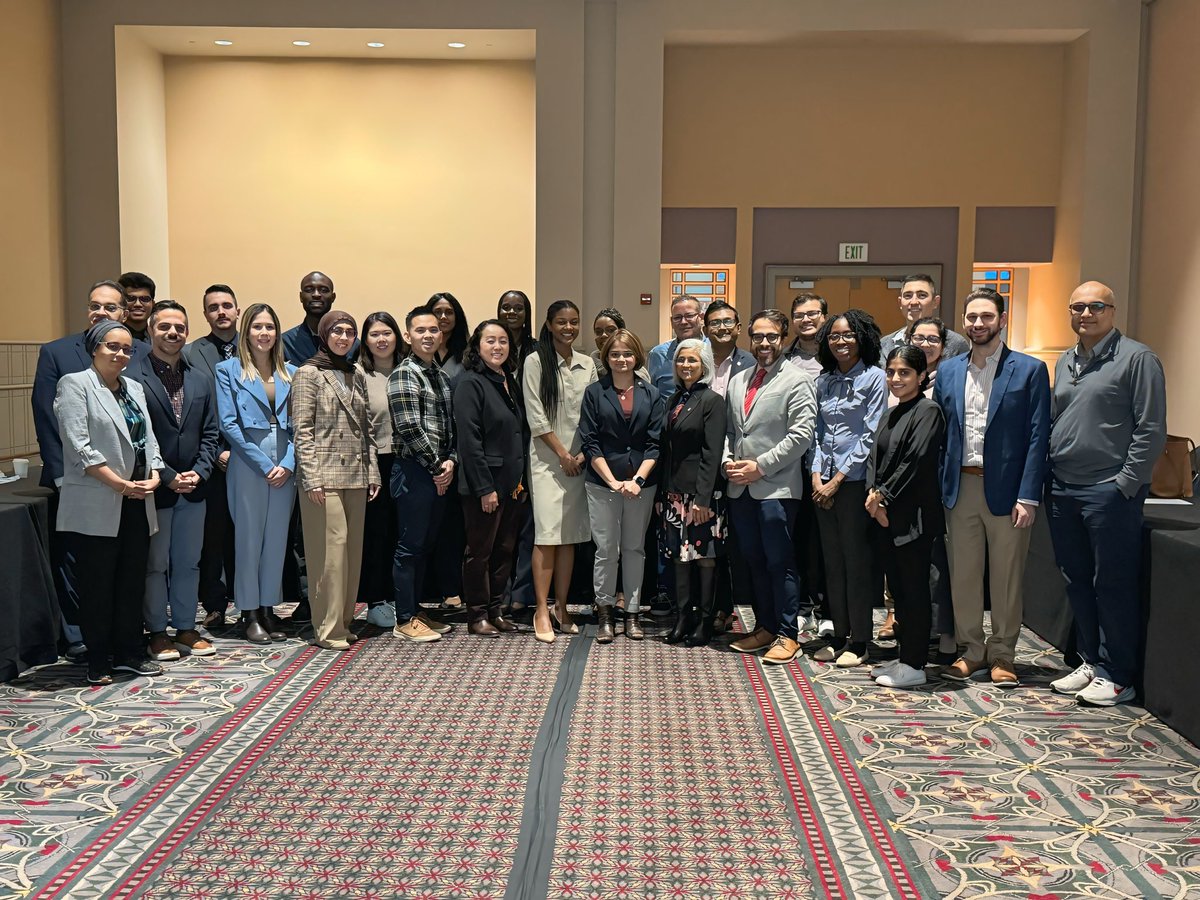 <a href="/AmCollegeGastro/">ACG</a> Committees are where so much of the magic happens! 💫 

Proud to have served as Chair of the ACG DEI Cmte for 4 years. This dedicated committee has done some truly amazing things w/the support of leadership to advance our field. It was an invaluable experience!🙏🏾