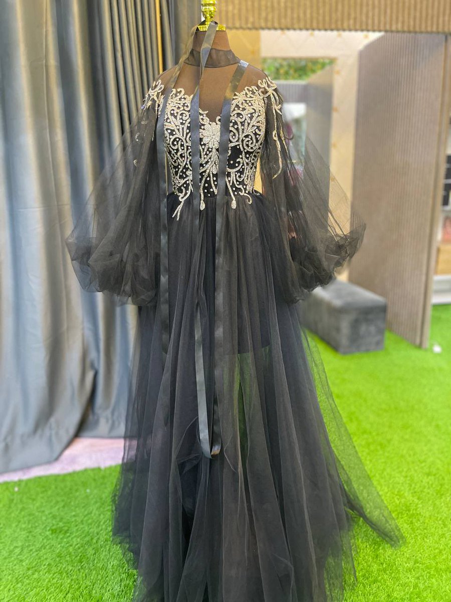 Sharersmarket's tweet photo. From casual chic to red carpet ready, our collection has something for everyone. Discover your new favorite style @ sharers supermarket!💃🏿🛍️🛒

📍 Loveworld Camp Ground, Pinnacle Mall, Asese Ogun State.

#Sharersmarket #onestopshop #Everydayessentials #bridalstore #Fashion https://t.co/LUJ6g8OnKy
