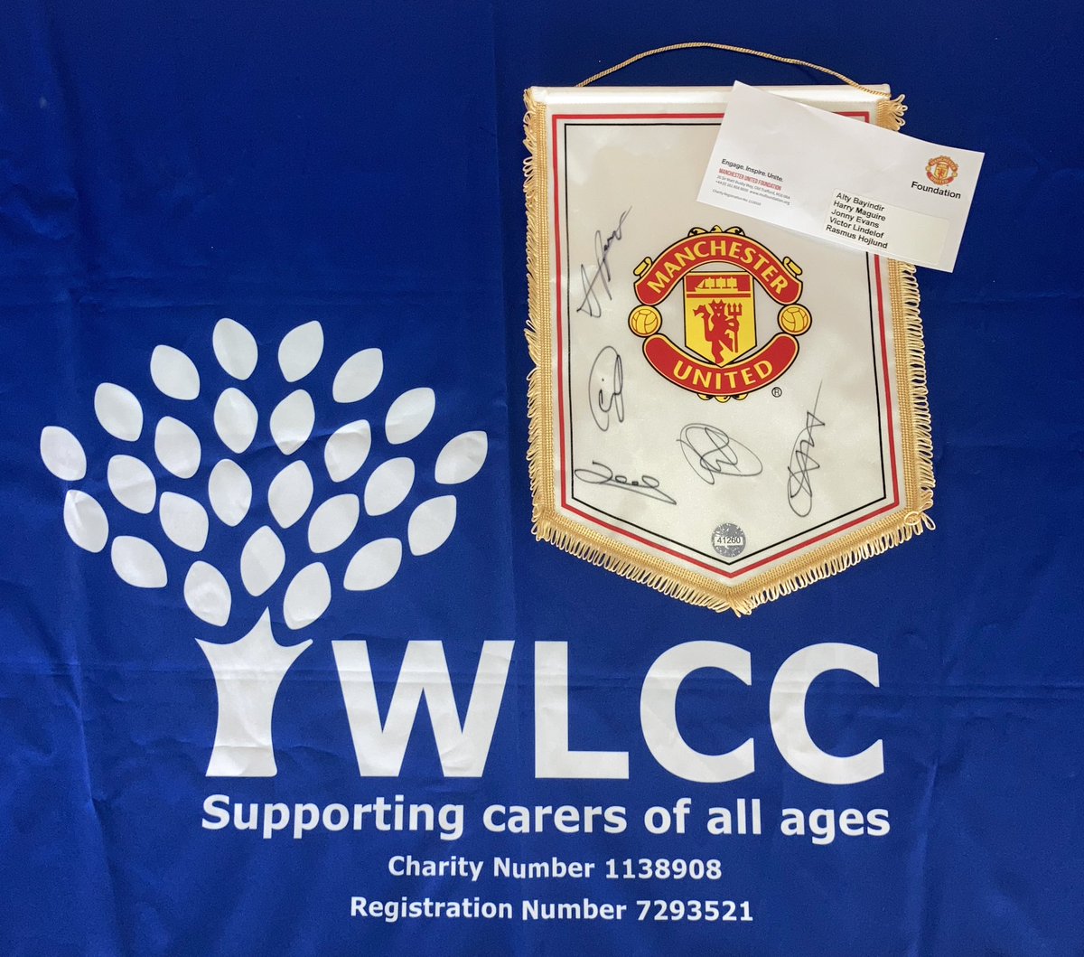 juskie's tweet photo. @MU_Foundation have kindly donated this signed pennant to help raise money for @WiganLeighCarer 

All proceeds go towards supporting #unpaidcarers in the #Wigan borough

See images below as to how you can #MakeUsAnOffer

@ManUtd @manunitedzone @ManUnitedMedia #ManchesterUnited https://t.co/gOY9ssGP00
