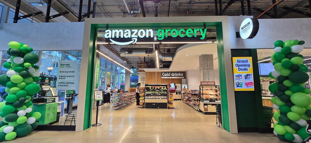Amazon recently opened its first small-format grocery store, Amazon Grocery, in Downtown Chicago. The 3,800-square-foot location offers a streamlined, 3,500 SKU assortment of convenience and grocery basics. bit.ly/4fiNohu