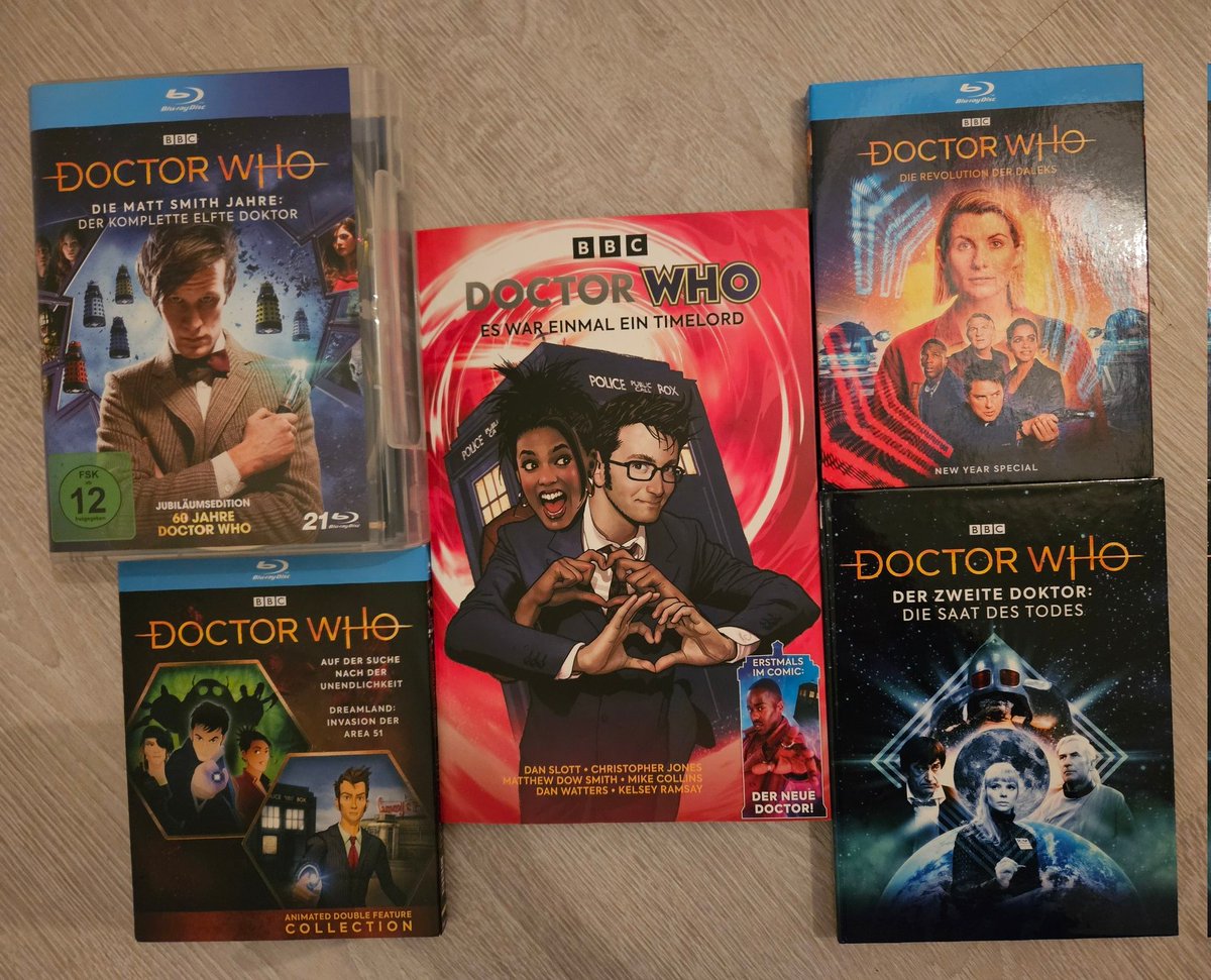 LadyALover95's tweet image. Kleiner #Timelash-Haul: dieses Wochenende hab ich quasi nur die Timelash selbst (Schokolade), Polyband und Panini unterstützt. Doctor Who in Deutschland muss erhalten bleiben - ich hab meinen Teil daran erstmal getan. 😅
