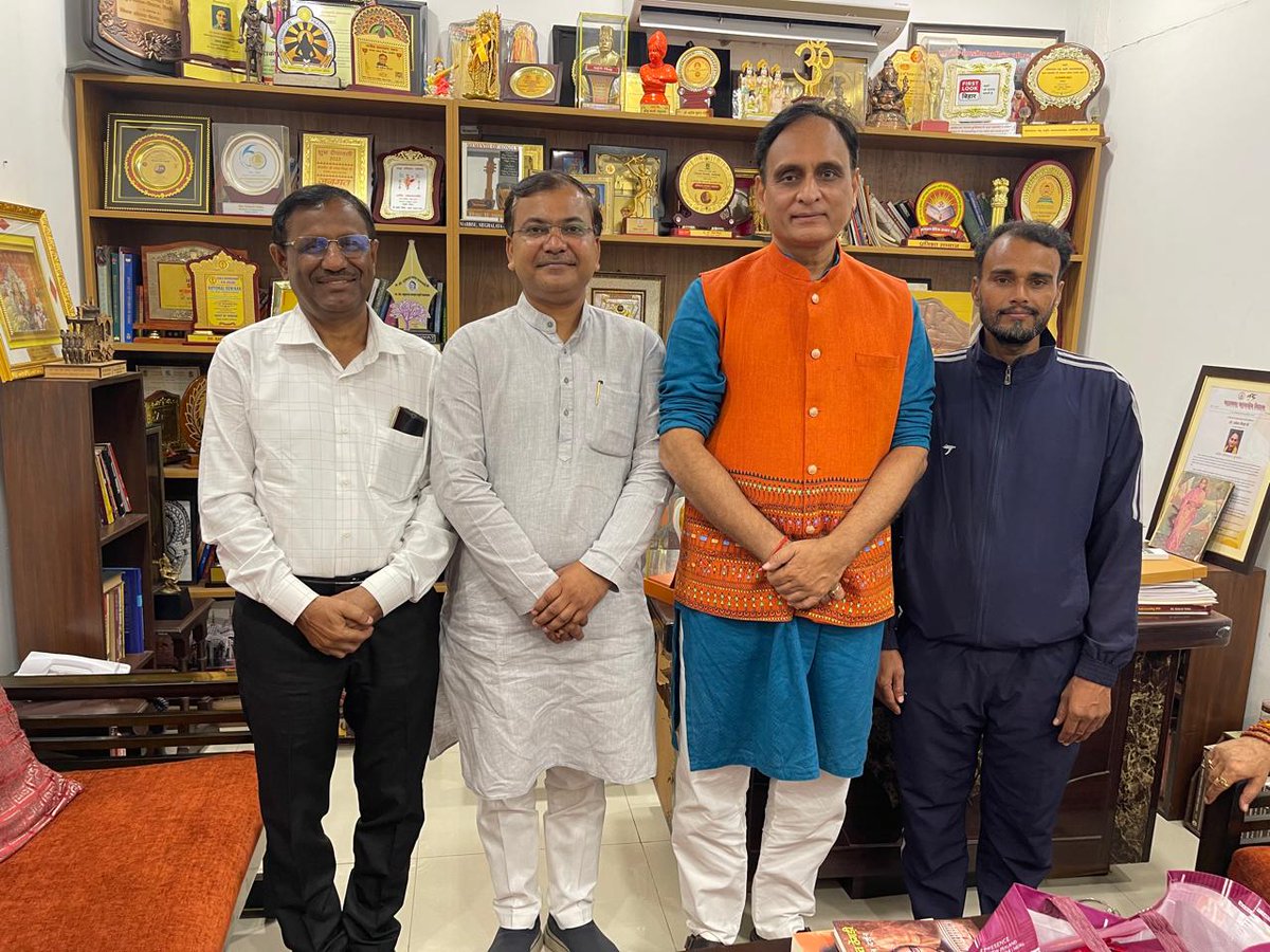 Prof Rakesh Sinha tweet media