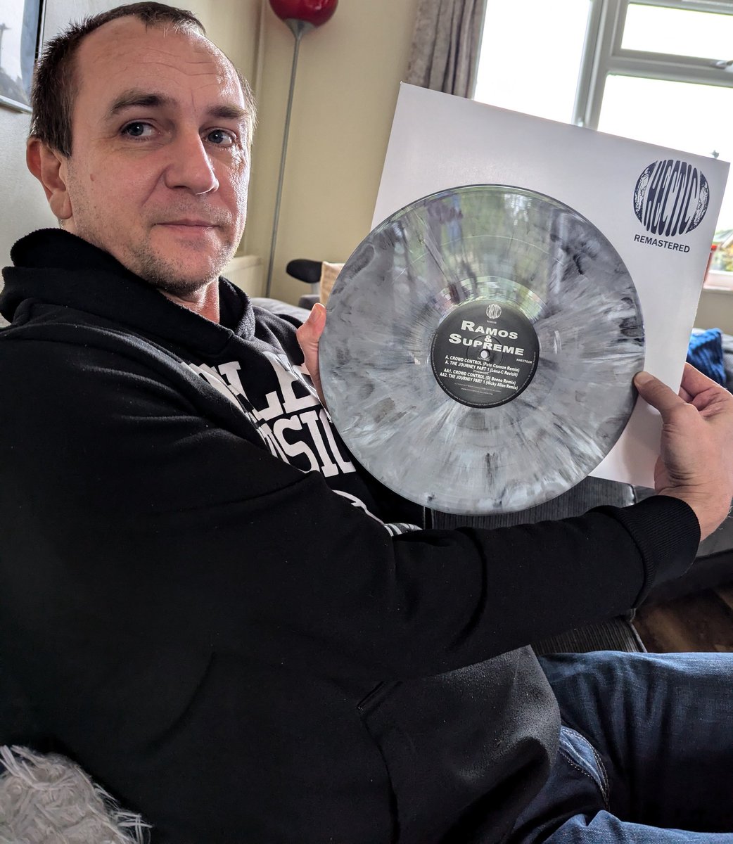 Wow....Look at what the postman delivered. This looks so good. Beeno isso happy to be a part of this. Thank you to Christopher Howell at Kniteforce Records and Hectic Records, this is awesome 😎