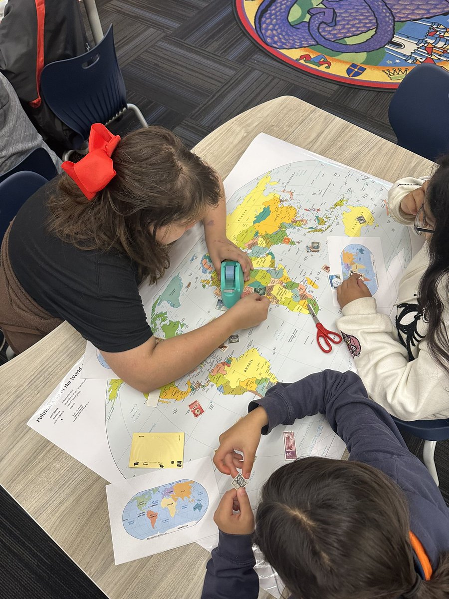 RodCarMaria's tweet image. 🌍📧Today, @mmsteamacademy students participated in a &quot;Maps and Stamps&quot; activity, exploring stamps from around the 🌎and locating their countries on a 🗺️. Thank you to our volunteers Mr. Wolman and Ms. Nibert for visiting us.  @DISD_Libraries @Alethea54580650 @MorenoSTEAM