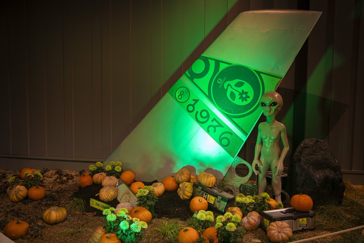 Futuroscope_ES's tweet photo. Futuroscope en Halloween se convierte en #Futuroween Hasta el 11 de noviembre ven a disfrutar de este ambiente espacial… ups! especial!!! 🎃 🛸👾 https://t.co/QWKKhX1lK4