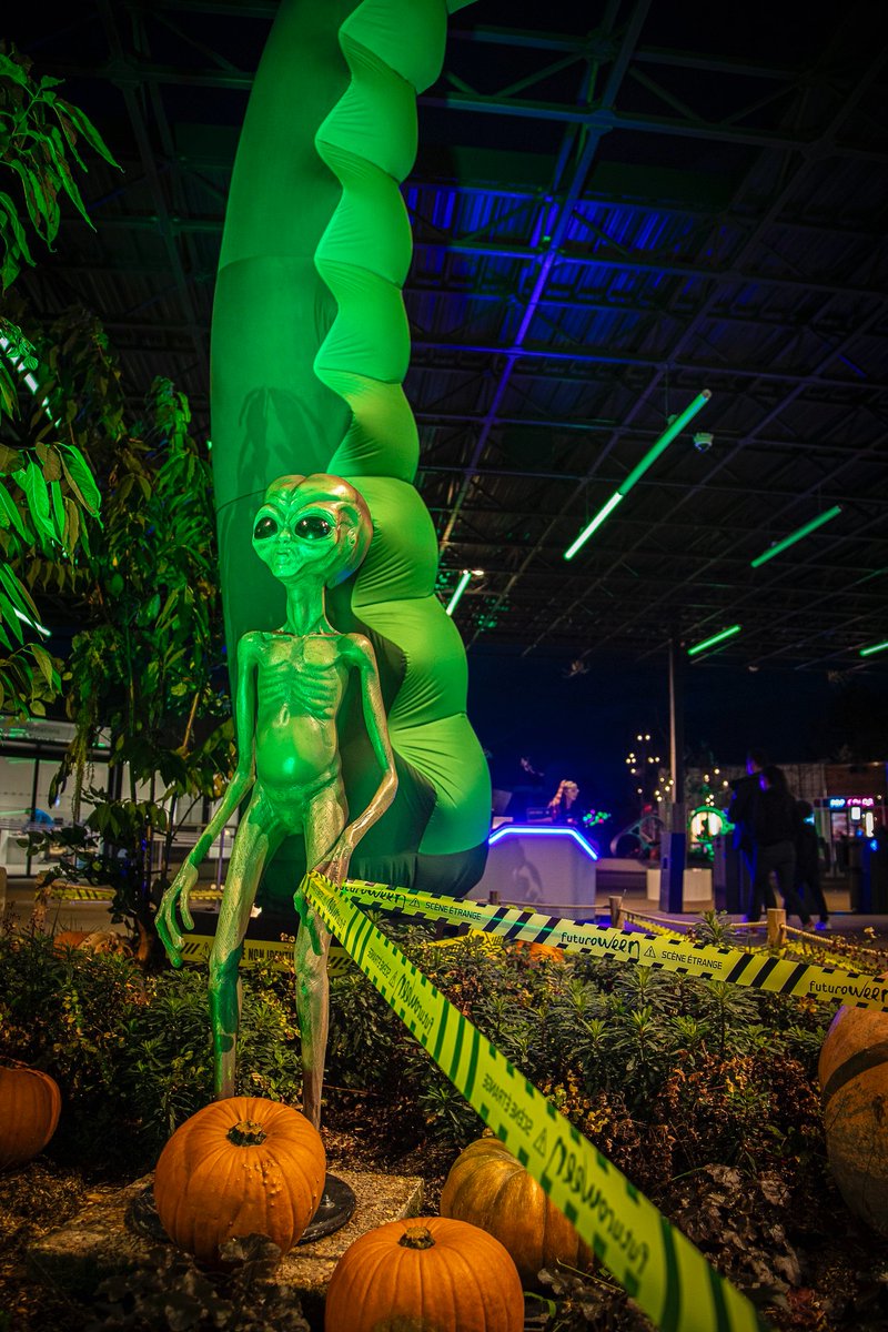 Futuroscope_ES's tweet photo. Futuroscope en Halloween se convierte en #Futuroween Hasta el 11 de noviembre ven a disfrutar de este ambiente espacial… ups! especial!!! 🎃 🛸👾 https://t.co/QWKKhX1lK4
