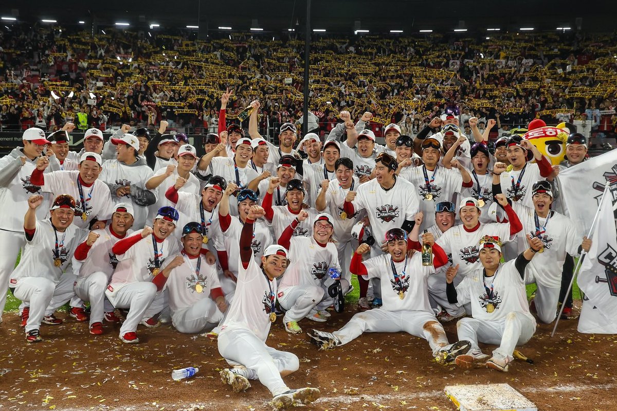 ⋰˚☆ ̊₊✯͡ tweet media