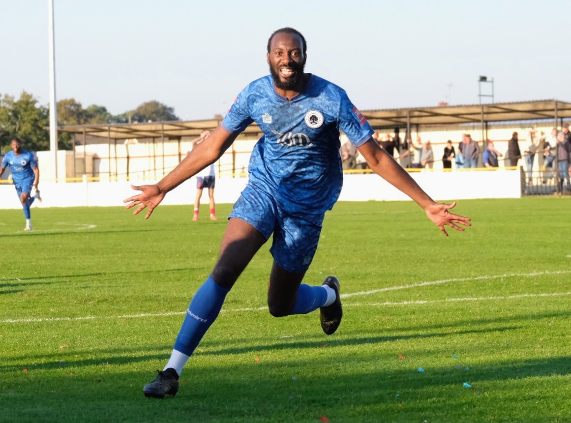 Bucket Hat Man tweet media