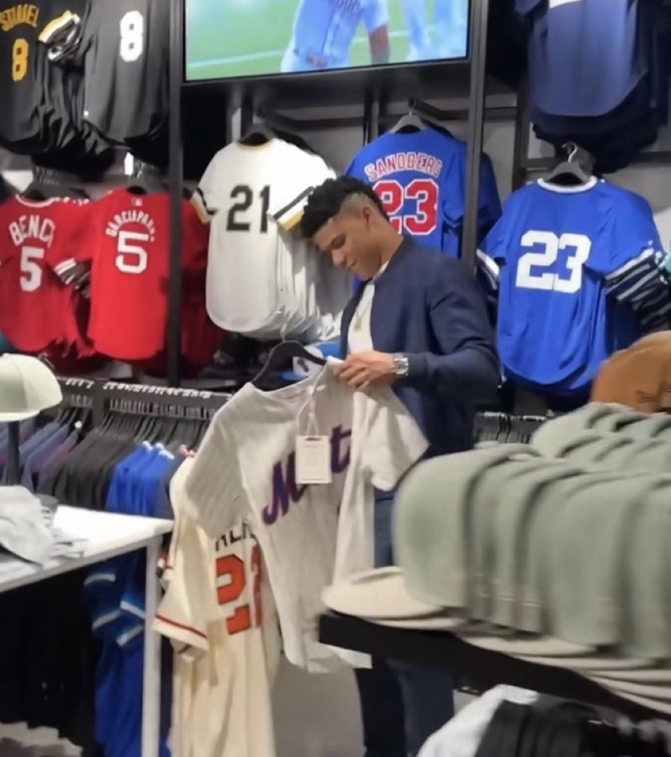 Mets Batflip tweet media