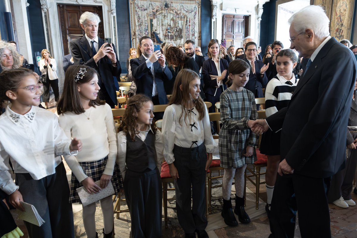 Il Presidente #Mattarella ha partecipato alla cerimonia di celebrazione de “I Giorni della Ricerca” #AIRC

Il video: youtu.be/Unvp7ayFT4o?si…