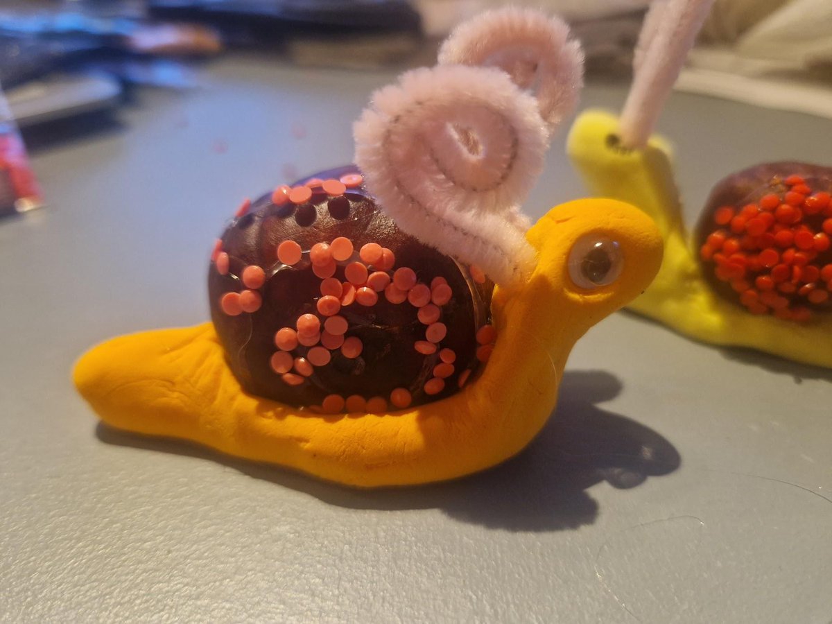 RawmarshSP's tweet image. 🐌 This half term, Mrs Hudson and Mrs Sahota’s KS2 Craft Club have been focusing on creating crafts with a woodland creature theme! These have included a wool wrapped fox, conker snails, woodland animal pencil toppers, and handprint owls.
 
Well done everyone! 😁👏