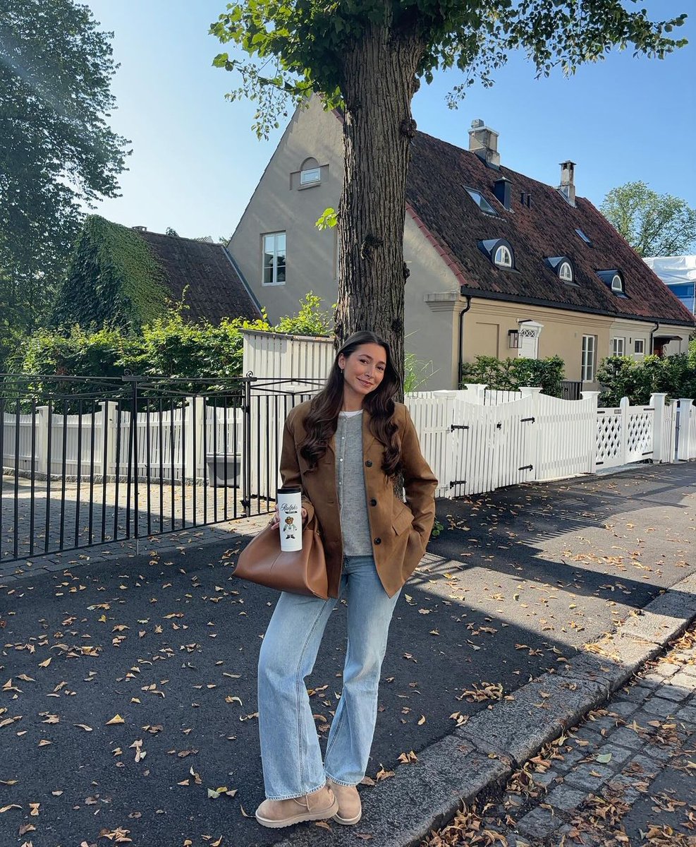 RachelGreen9212's tweet photo. sunny fall day 🍂🫶🏼 https://t.co/tbwZu9UVLI