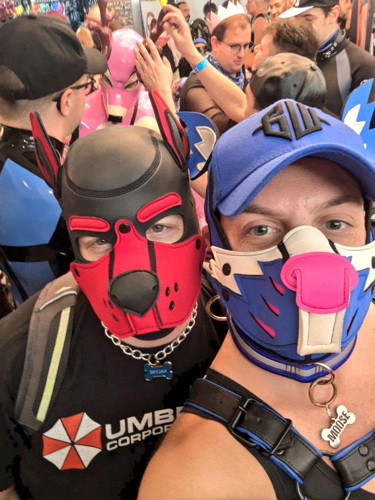 PupMoose838's tweet photo. Spontaneous visit to #MIR28!
The market was amazing and ran into so many friendly faces!!!
Looking forward to next year's event!
@Epicmonster965 https://t.co/ou0rK9dEn2