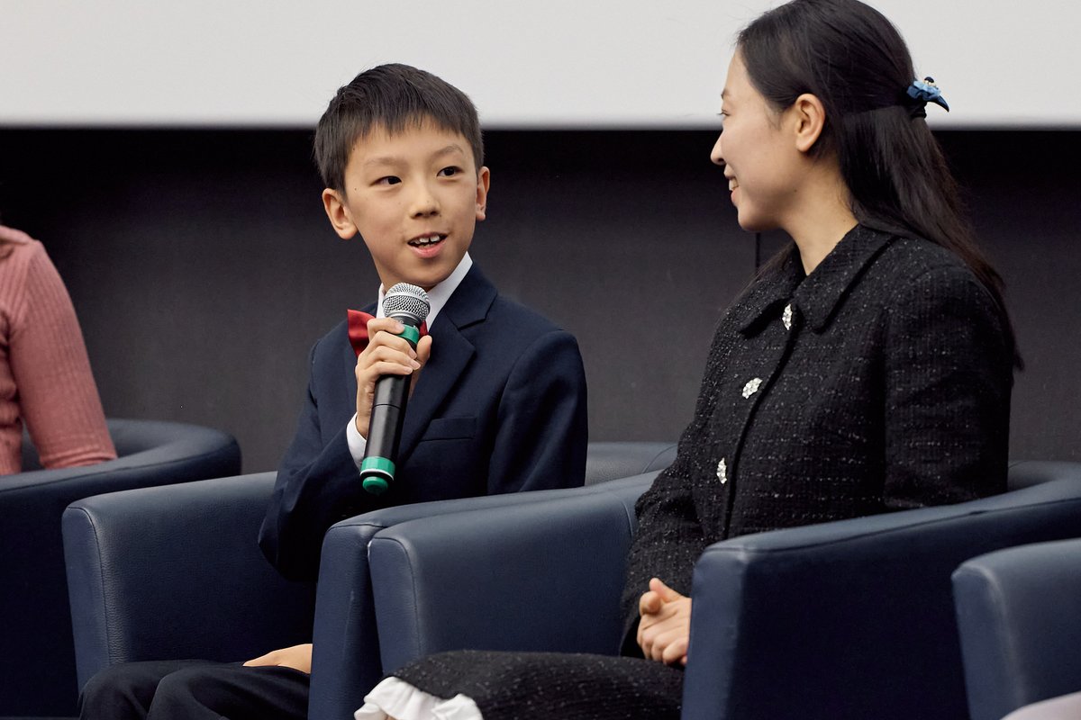 UPU_UN's tweet image. #Youth have a lot to say, and their words can move mountains!🌍

Every year, the top entries from the UPU’s #LetterWriting Competition #ILWC, selected from millions, get the chance to be voiced LIVE on #WorldPostDay📢

Read the best 2024 letters🇧🇾🇮🇩🇨🇳🇨🇾: bit.ly/40ZP75i