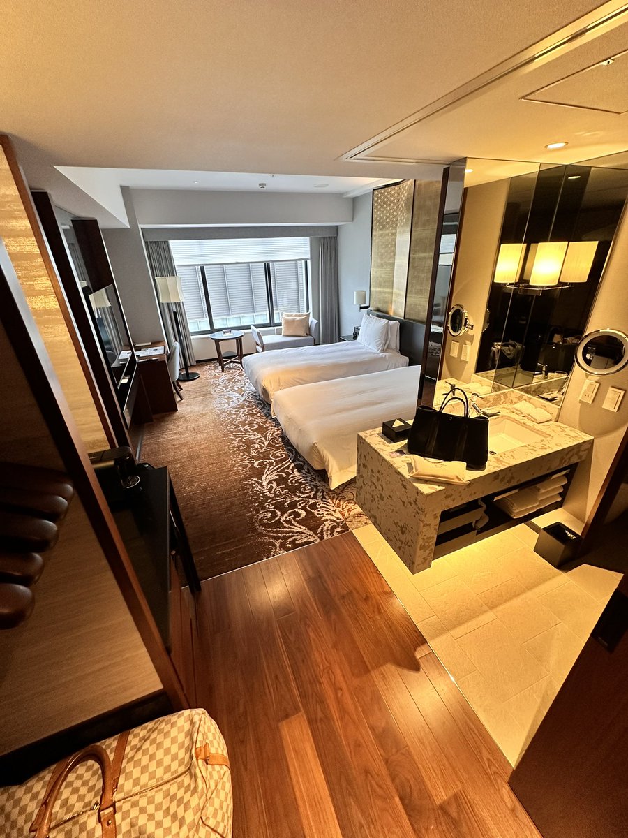 今年ははじめて？(だったかな？)のエクスプローリストでした。やっぱり来年は次年度のグローバリスト目指して60泊修行🧘します！！

#出張