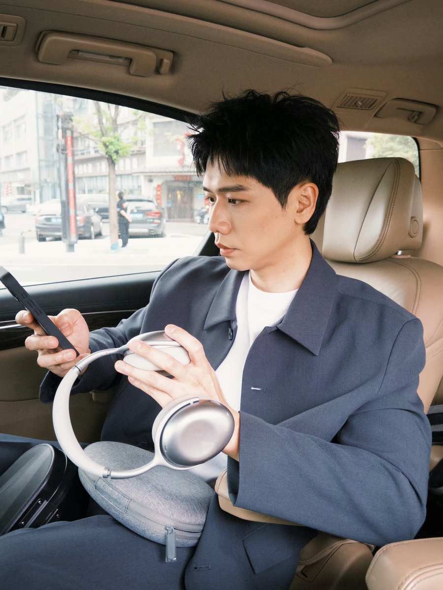 Multi_Tink's tweet photo. ตามน้องนายไปพีเกอ เมนงอกกกกก
เก่งอย่างเดียวไม่พอ หล่อด้วยอะประเด็น 😍😍
ชอบฟีลเค้า รูปก็หล่อ พีอาร์ก็ได้ ดูไม่ออกเลยว่านี่พีอาร์หูฟังหรือพีอาร์เพลงตัวเอง เก่งตี้จูดดด 😱
#KEFMu7
#EvanYo
#蔡旻佑 https://t.co/AowZwYYZKo