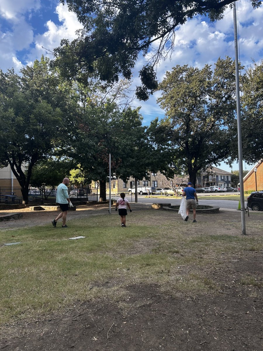 De Zavala Elementary School tweet media