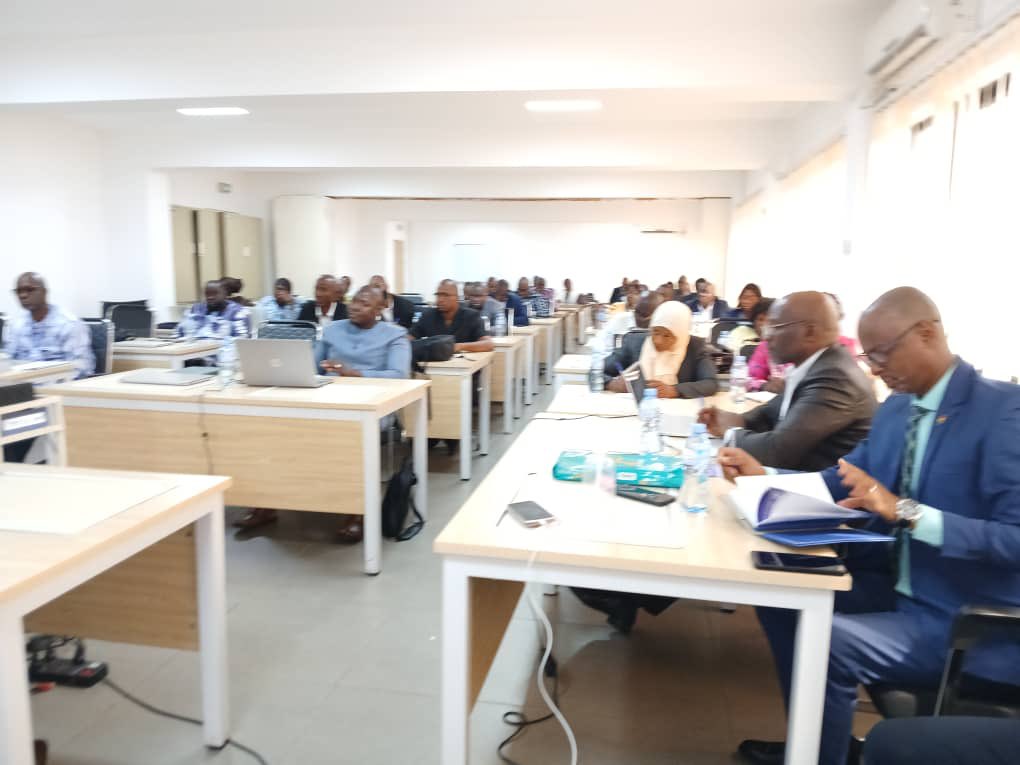 Gando444's tweet image. Dans le cadre de la poursuite de la série de renforcement des capacités des contrôleurs financiers, la DNCF sous l’égide du Ministère de l’Economie et des finances a lancé ce lundi 21 octobre 2024 la formation sur le contrôle des dépenses d’investissements.