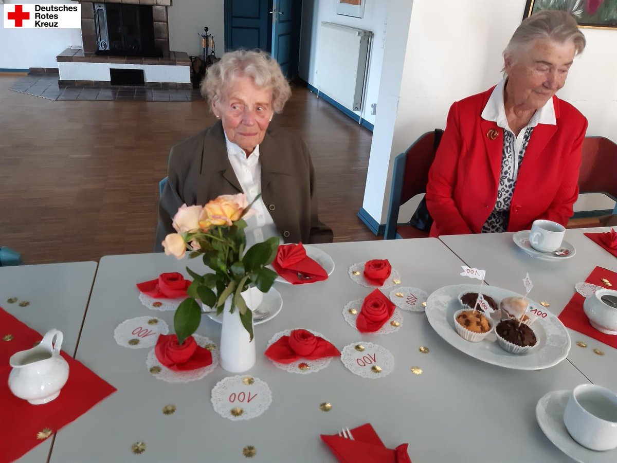 100. Geburtstag bei Kaffee&amp;Kultur: Helga Stiepel feierte einen ganz besonderen Geburtstag bei DRK Kaffee&amp;Kultur. dlvr.it/TFZCQW
